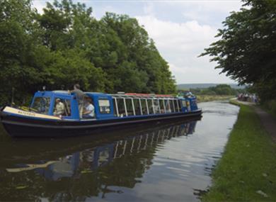 Lancaster Canal Cruises - Budgie Transport