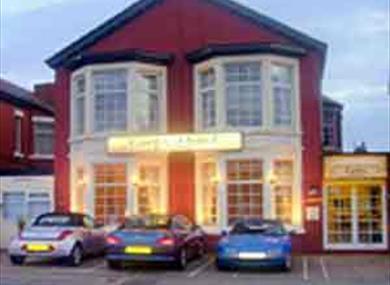 Carlee Hotel